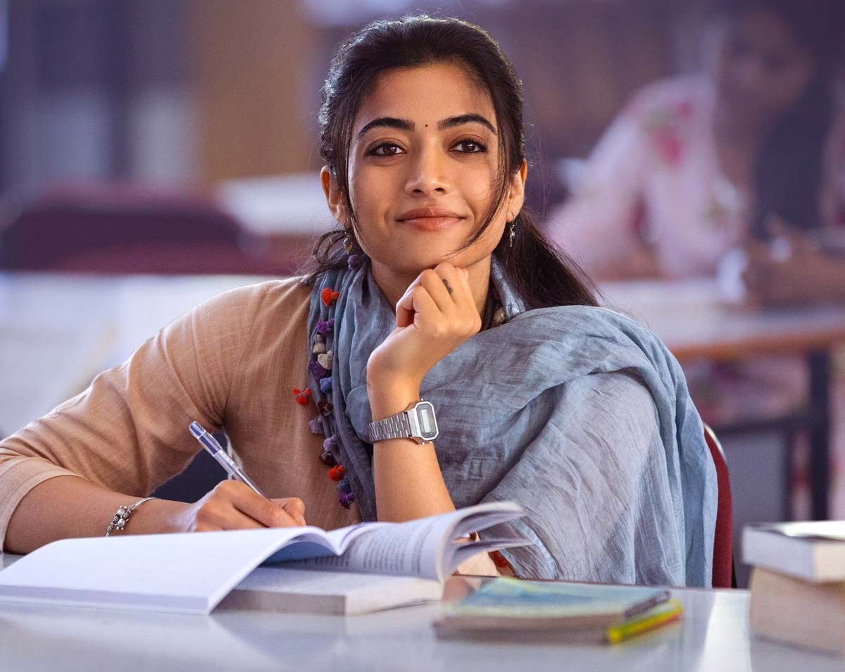 అబుదాబిలో రష్మిక సంబరాలు
