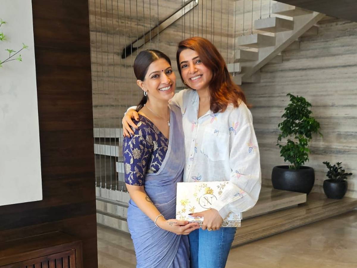 Varalaxmi Sarathkumar and Samantha